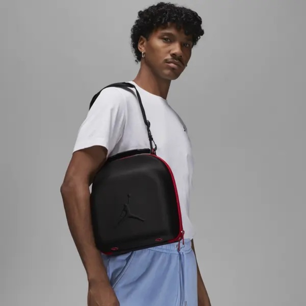 Nike Jordan Hat case